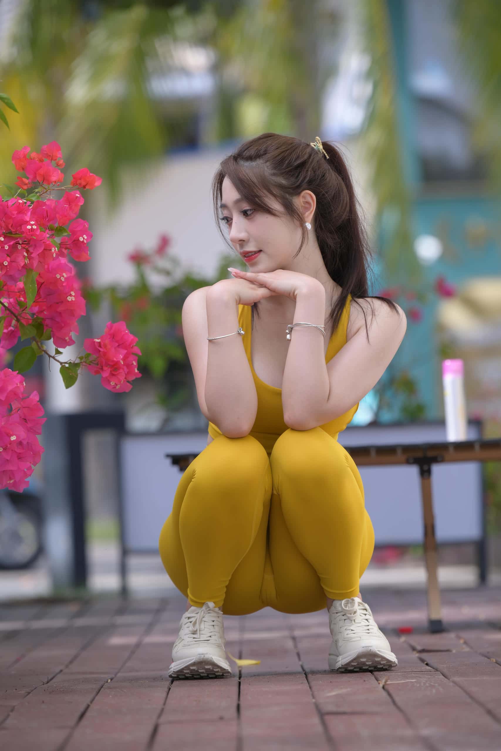 图片[1]-长相甜美的瑜伽裤女孩【695P】DM6305-蜜桃兔兔