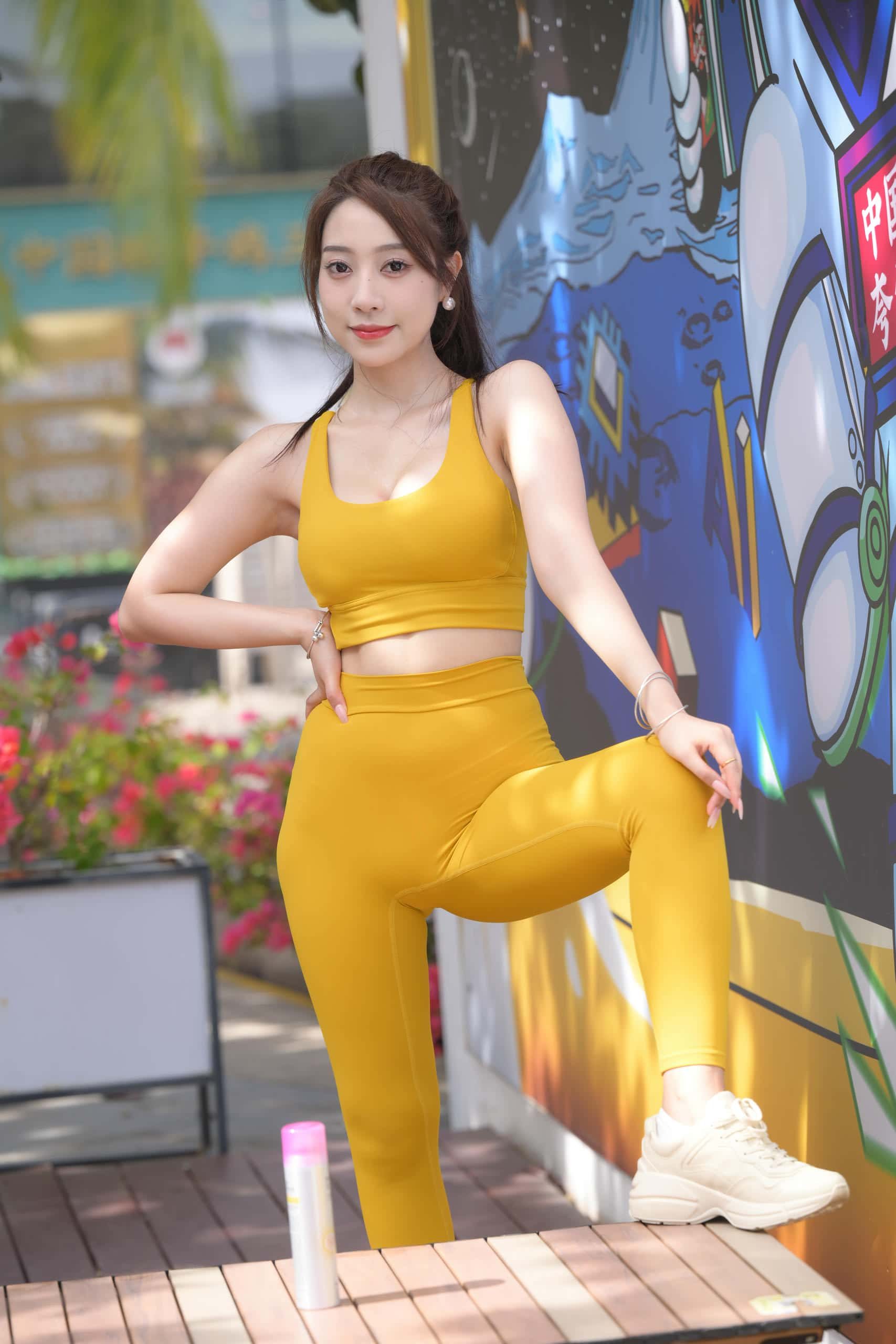图片[2]-长相甜美的瑜伽裤女孩【695P】DM6305-蜜桃兔兔