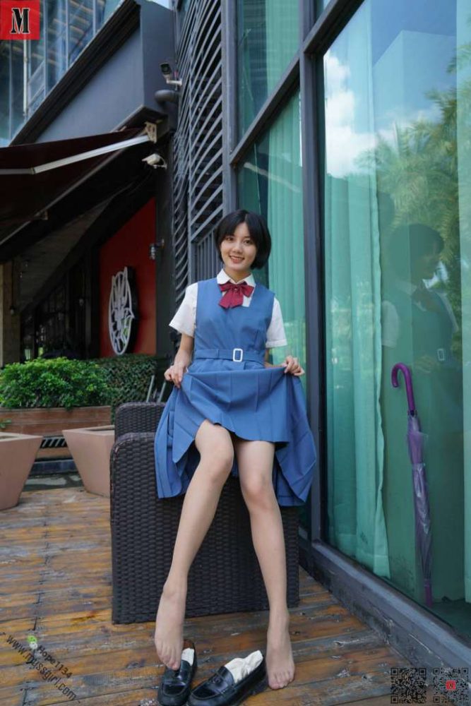 一副学生模样的短发姑娘【112P】20023-蜜桃兔兔
