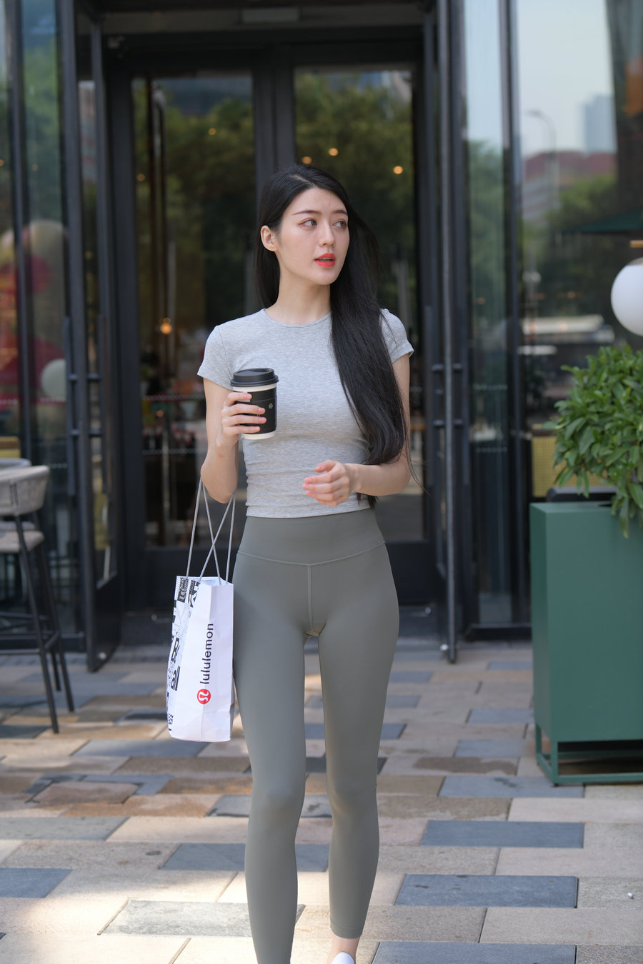 图片[4]-在外面逛街的瑜伽裤女孩J2240 449P1V-16.7GB-蜜桃兔兔