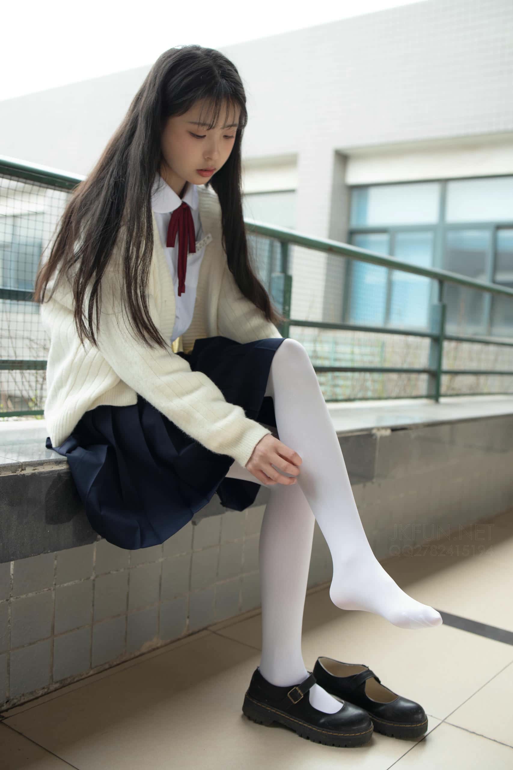 图片[1]-甜美可人的白丝姑娘【127P】J2555-蜜桃兔兔