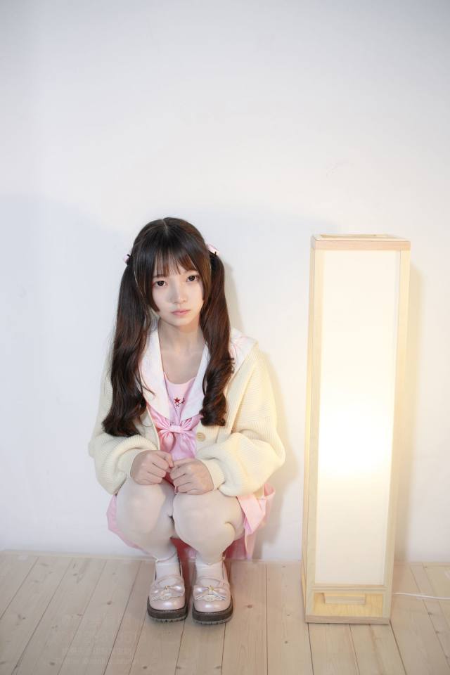 图片[2]-好像有什么心事的白丝双马尾女孩【59P】20022-蜜桃兔兔