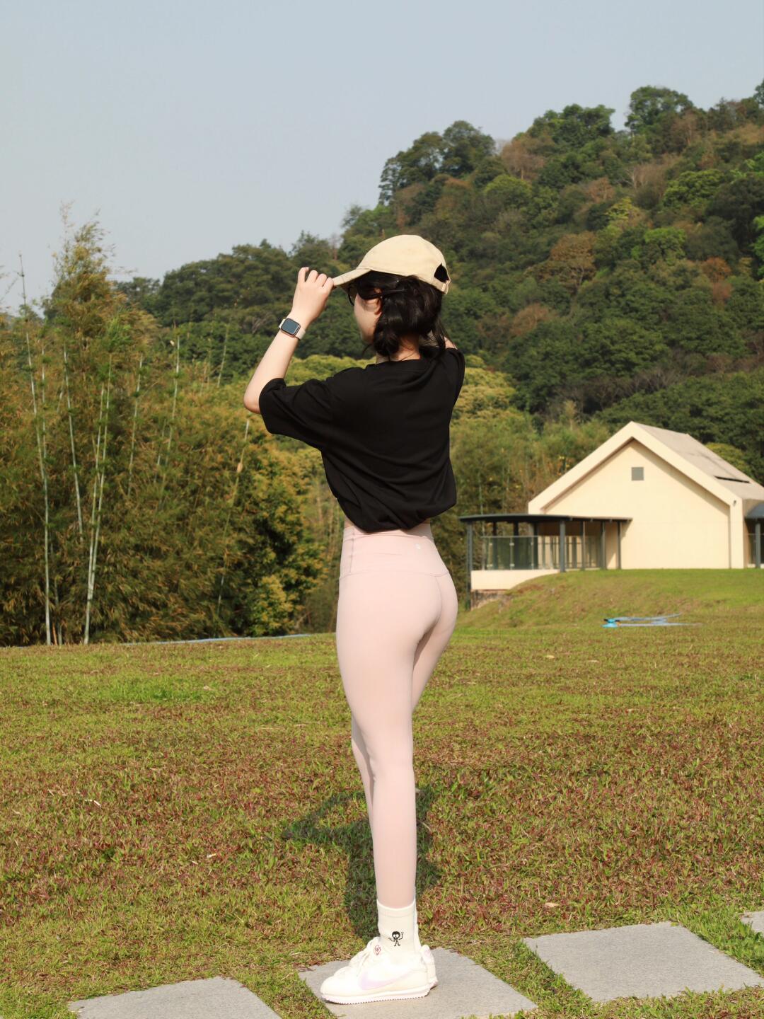 图片[2]-喜欢瑜伽的阳光快乐女孩【135P】04042-蜜桃兔兔