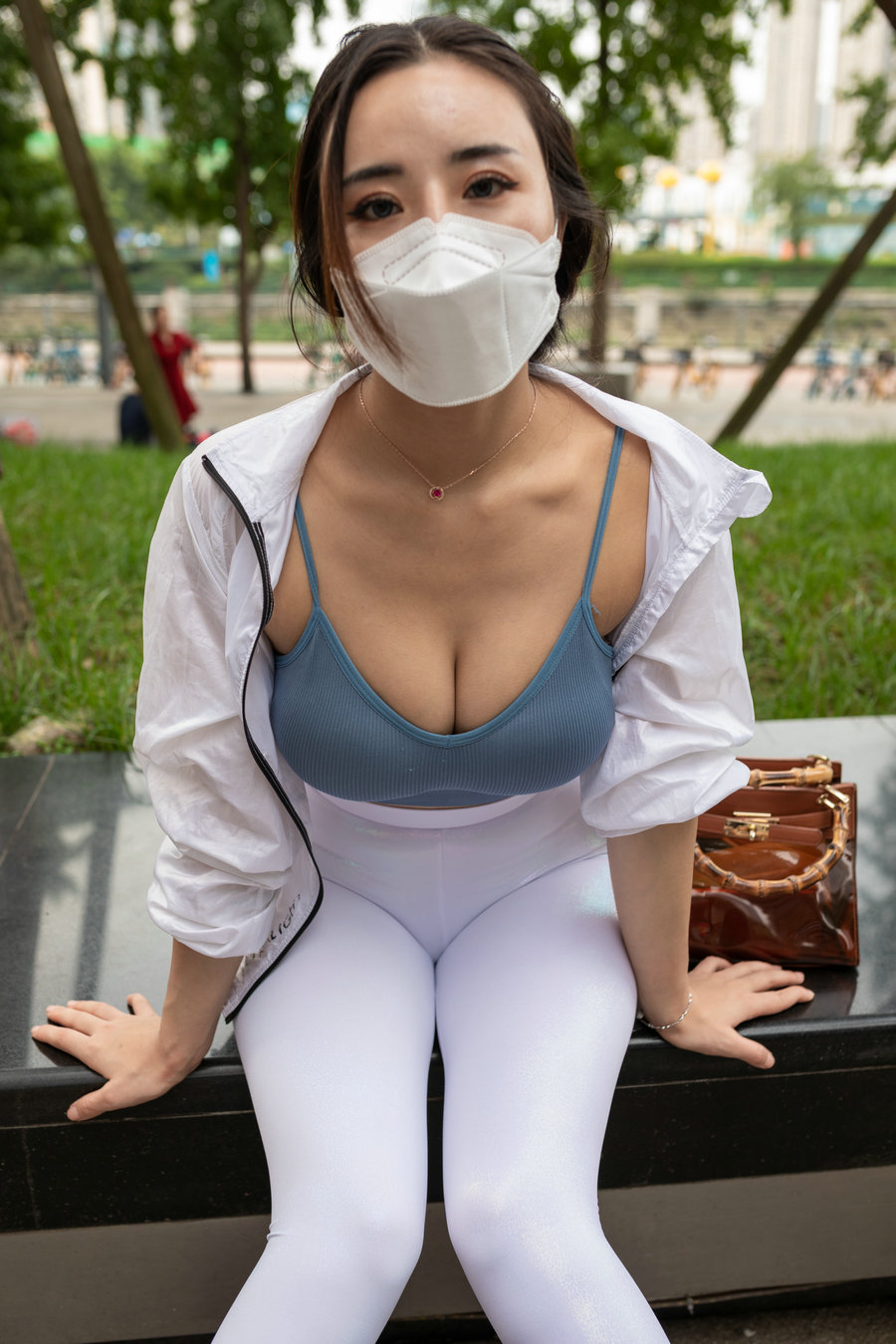图片[1]-白色瑜伽裤女孩很漂亮 J1518 856P4V-30.0GB-蜜桃兔兔