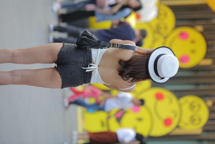 非常时尚阳光的牛仔热裤女孩【808P】00064-蜜桃兔兔