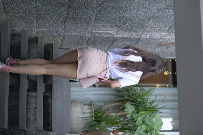 非常清纯甜美的短裙姑娘在逛街【458P】00052-蜜桃兔兔