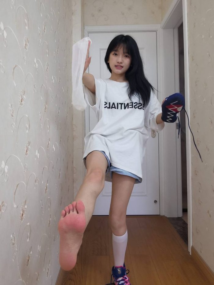 调皮的白袜女孩【149P】20017-蜜桃兔兔
