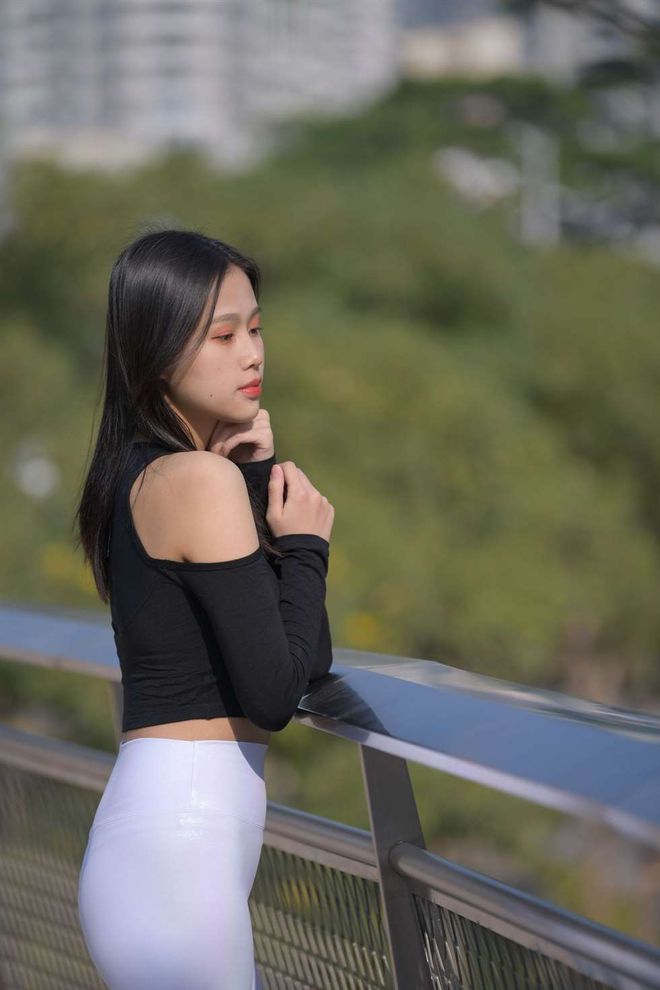 图片[4]-穿紧身白裤的端庄女孩 J1436 674P1V-22.2GB-蜜桃兔兔