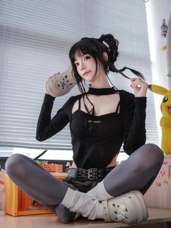 图片[5]-牛仔热裤+灰丝姑娘玩自拍-蜜桃兔兔