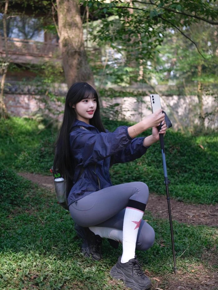 爱爬山的瑜伽裤MM，太甜美了！~-蜜桃兔兔