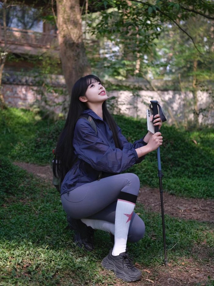 爱爬山的瑜伽裤MM，太甜美了！~-蜜桃兔兔