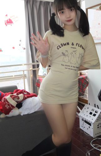 图片[9]-网格丝袜的清纯双马尾小姑娘-蜜桃兔兔