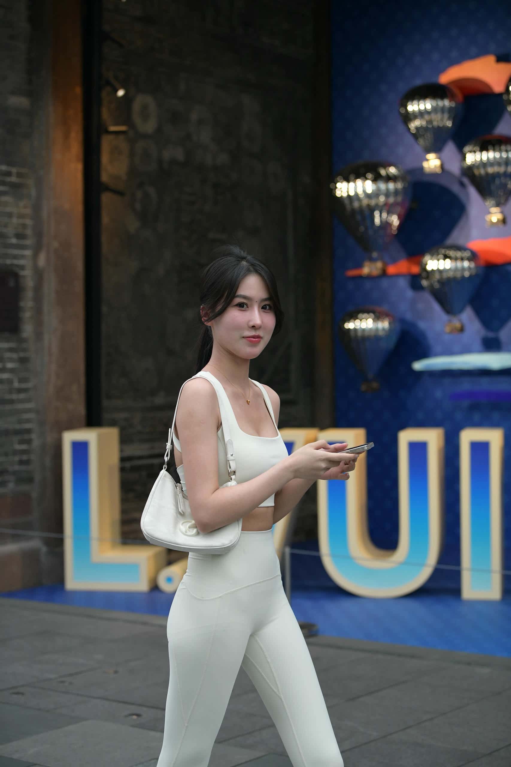 图片[2]-白色瑜伽裤女孩【212P】J8076-蜜桃兔兔