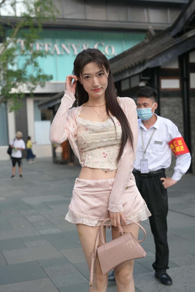 穿蕾丝蛋糕裙的粉色系少女【131P】J7577-蜜桃兔兔