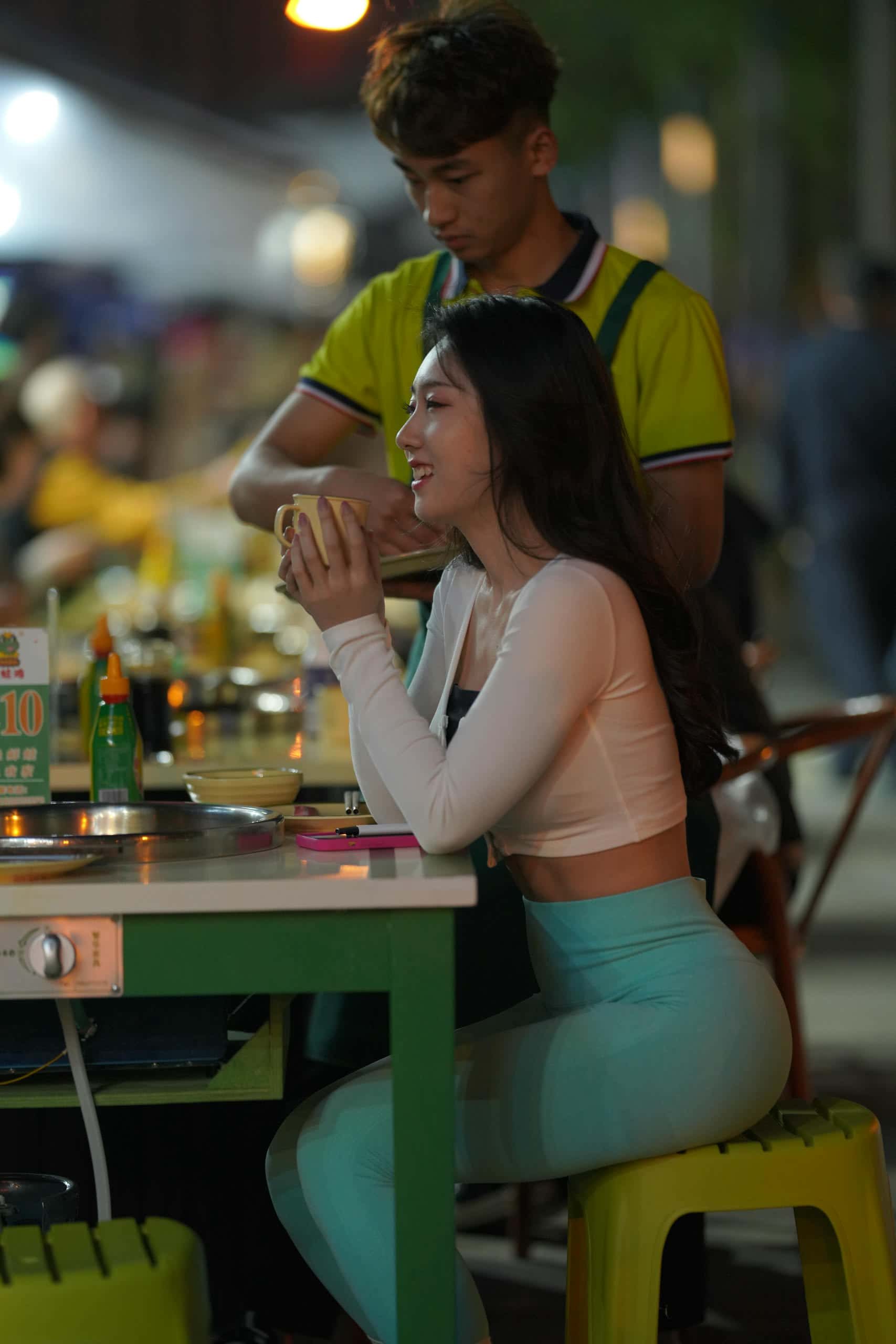 图片[2]-偶遇吃夜宵的清纯妹子【505P】J5464-蜜桃兔兔