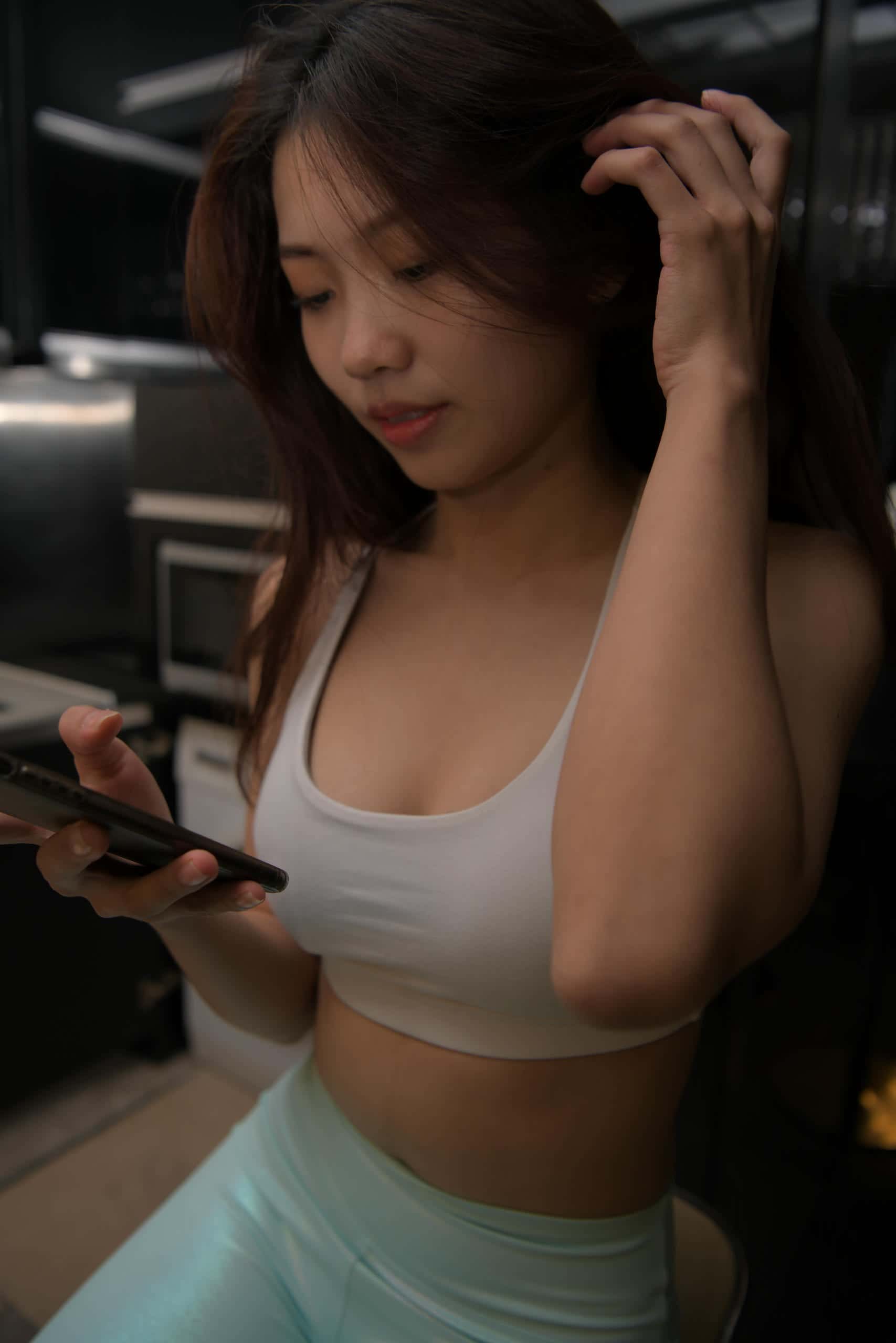 图片[4]-户外玩耍的瑜伽裤小姐姐【467P】J1419-蜜桃兔兔