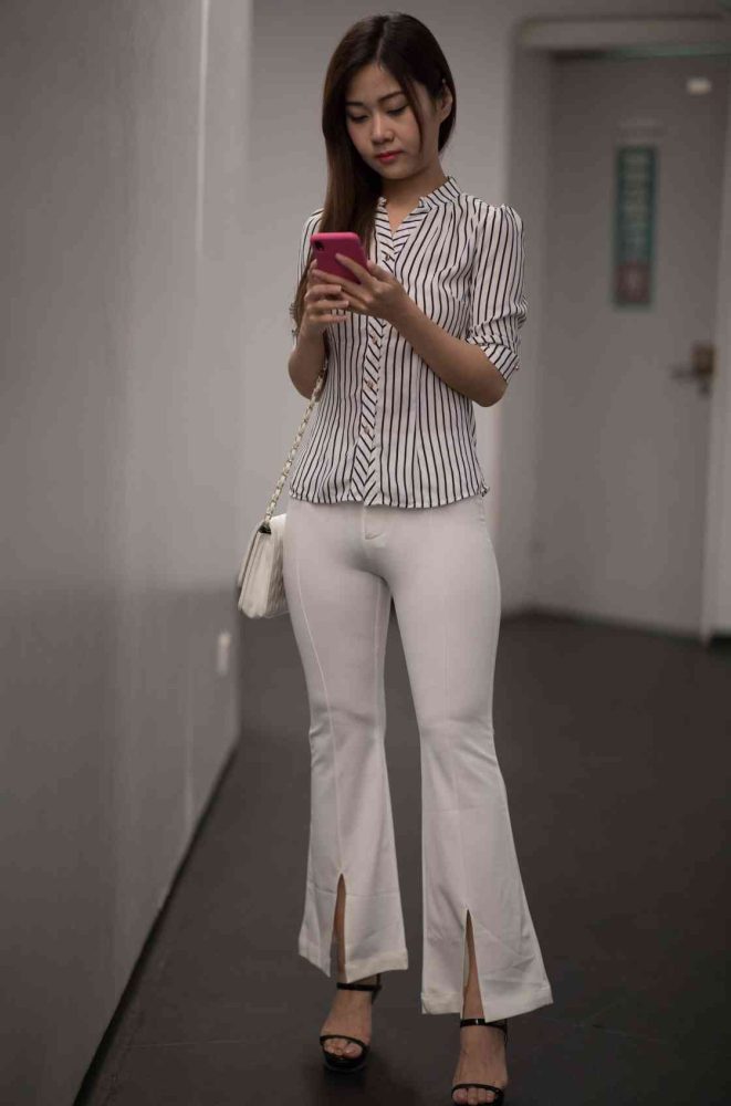 逛书店的白色紧身裤女孩【450P】04040-蜜桃兔兔