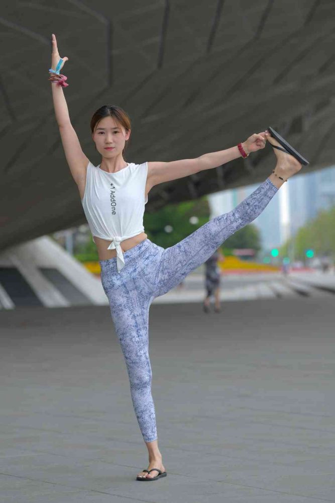 表演瑜伽的女孩【176P】04017-蜜桃兔兔