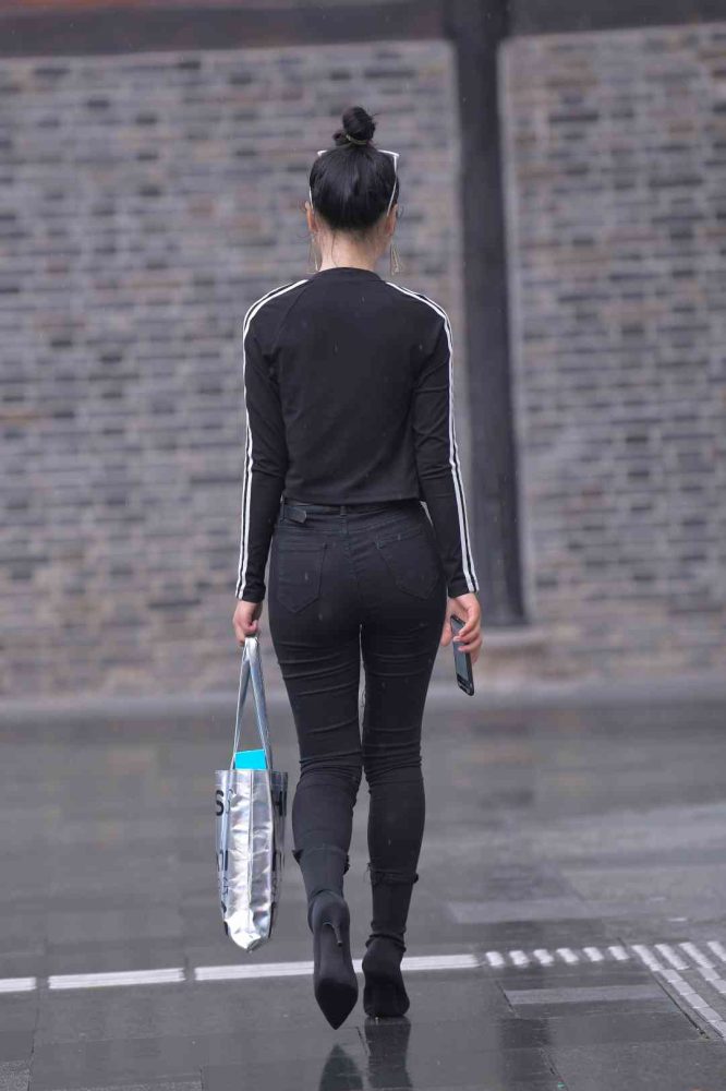 【免费】酷酷的紧身牛仔裤女人【7P】04038-蜜桃兔兔