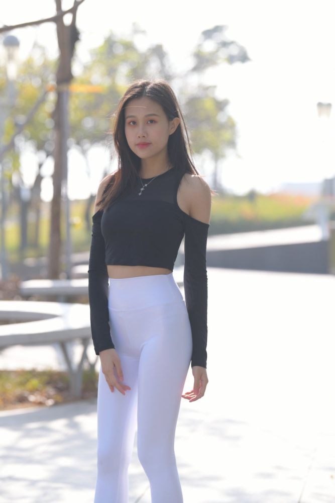 穿紧身白裤的端庄女孩 J1436 674P1V-22.2GB-蜜桃兔兔