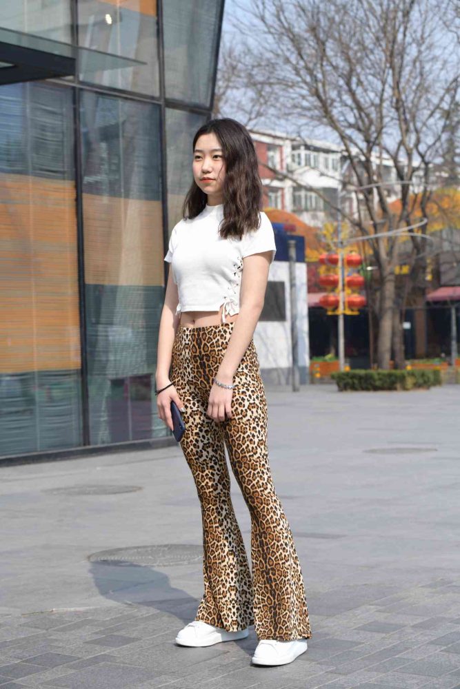 豹纹紧身裤小姑娘【339P】04026-蜜桃兔兔