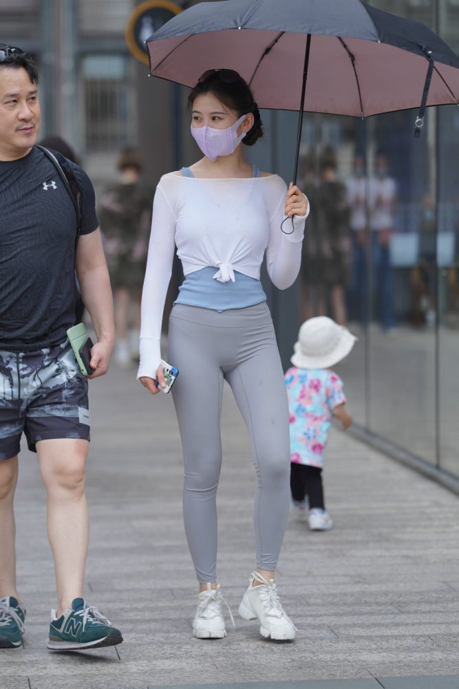 街拍逛街的瑜伽裤小女人  J2874 36P-469MB-蜜桃兔兔