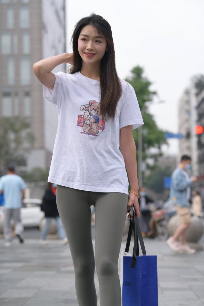 一身休闲装的瑜伽裤女孩J2961 709P1V-24.1GB-蜜桃兔兔