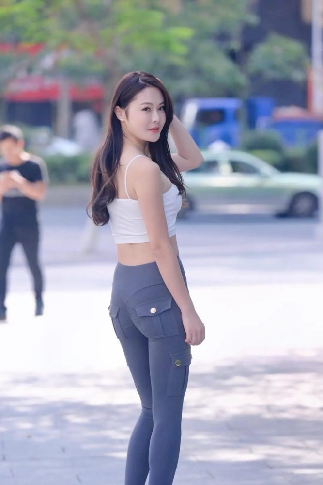 紧身牛仔裤小女人 J1746 562P-12.8GB-蜜桃兔兔